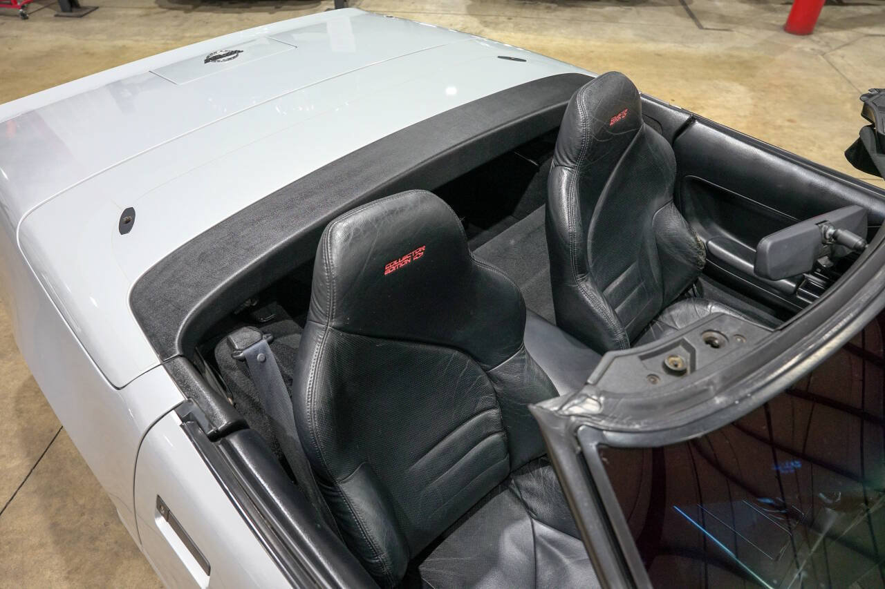 Used 1996 Chevrolet Corvette Convertible RWD image 18