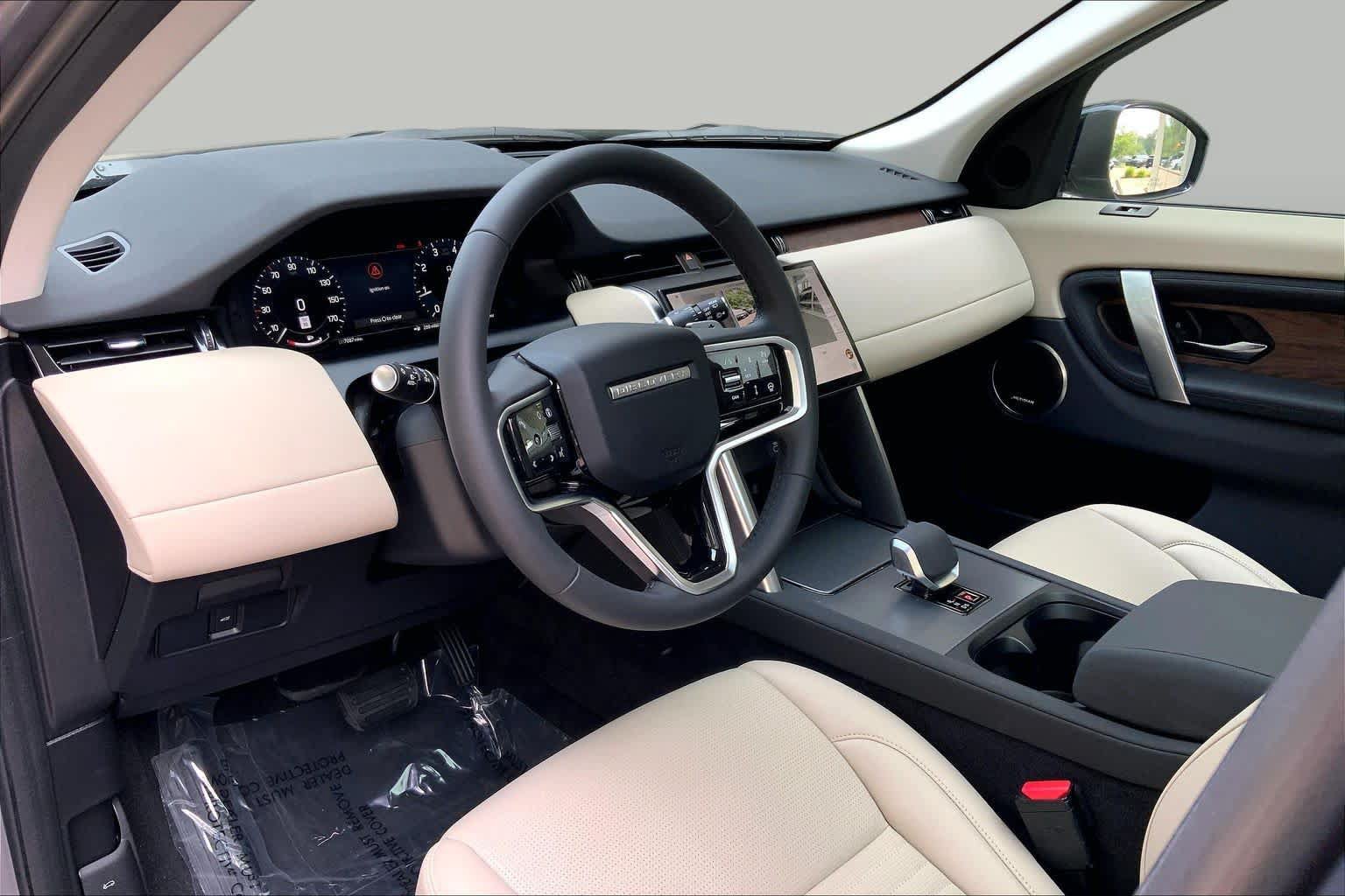 Used 2025 Land Rover Discovery Sport S AWD/4WD image 17