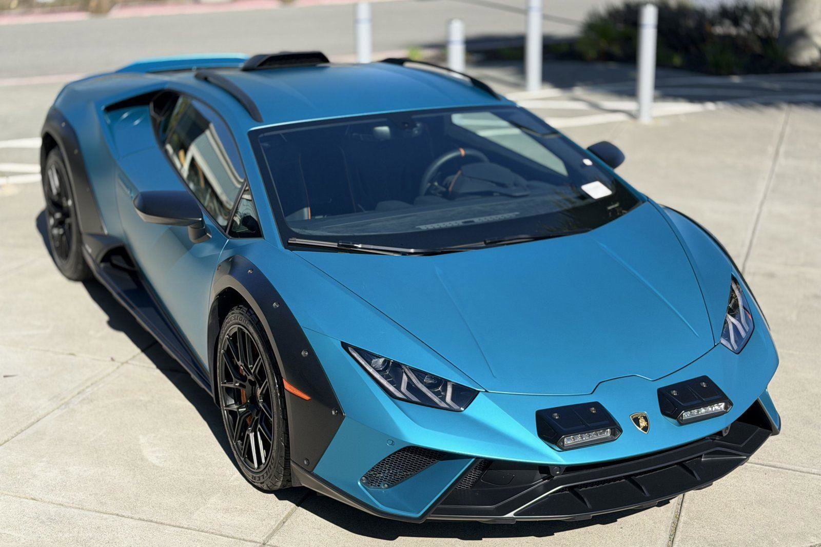 Used 2024 Lamborghini Huracan Sterrato image 11