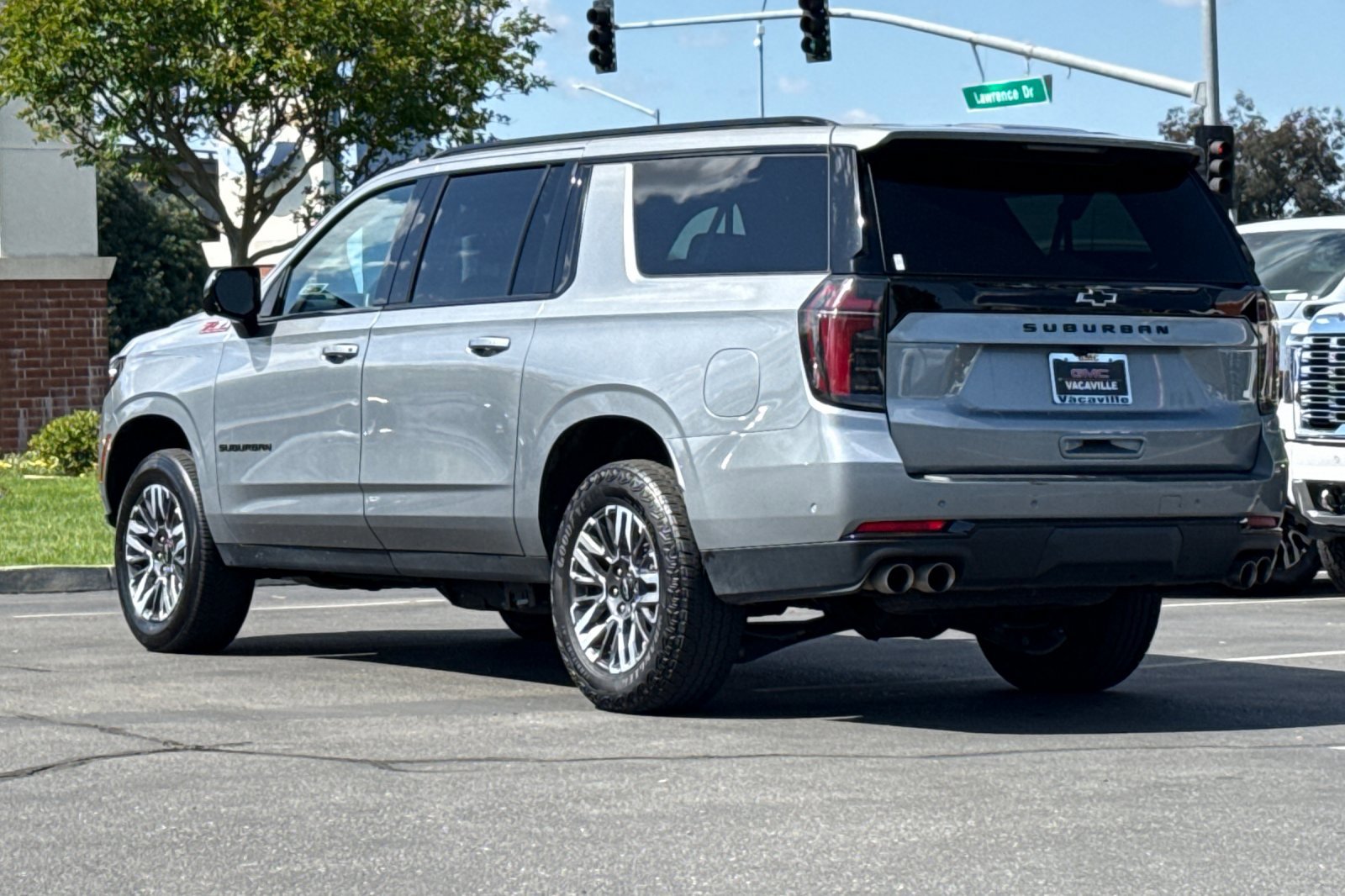 Used 2025 Chevrolet Suburban Z71 AWD/4WD image 7