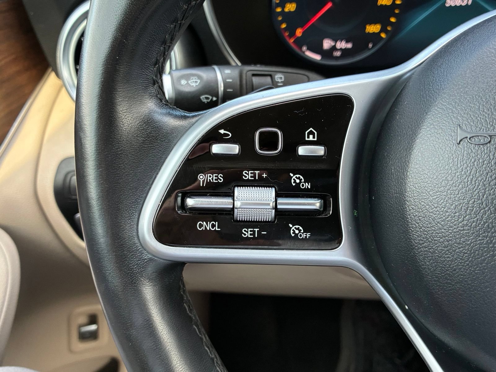 Used 2022 Mercedes-Benz GLC 300 4MATIC w/ Premium Package Lite image 25