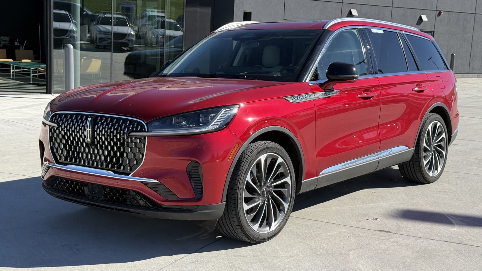 Used 2025 Lincoln Aviator Reserve w/ Equipment Group 201A AWD/4WD image 1