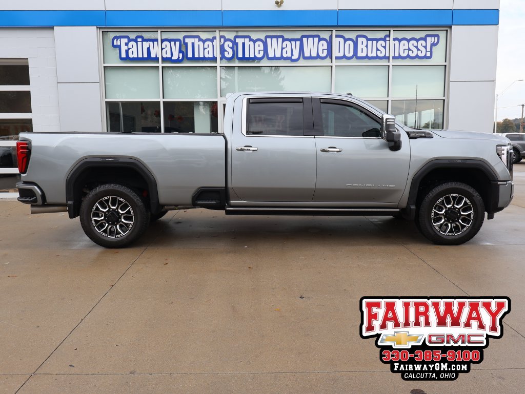 Used 2024 GMC Sierra 3500 Denali Ultimate AWD/4WD image 1