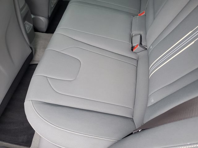Certified 2025 Hyundai Elantra SEL FWD image 14