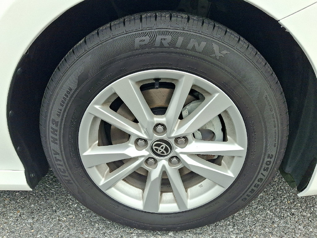 Used 2025 Toyota Camry LE FWD image 9