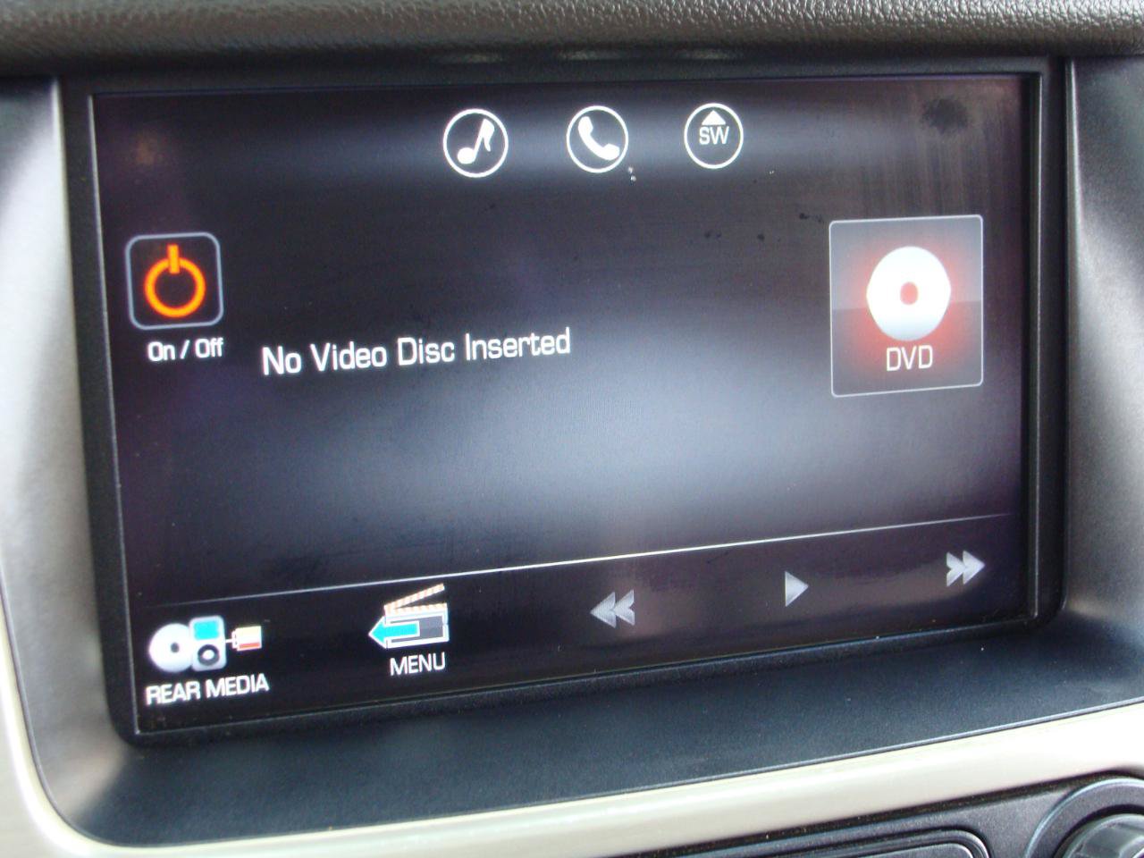 Used 2015 GMC Yukon XL Denali w/ Touring Package AWD/4WD image 19