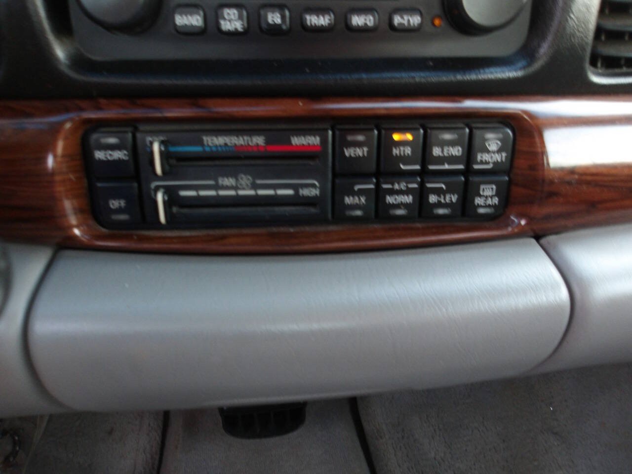 Used 2004 Buick Le Sabre Custom FWD image 13