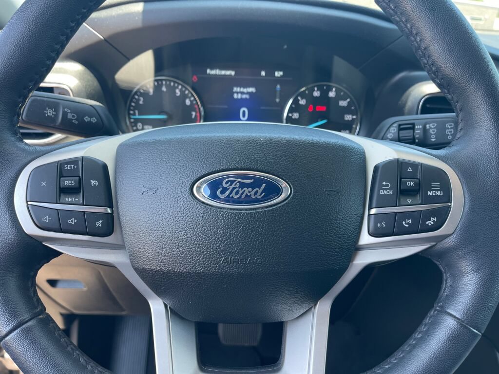 Certified 2024 Ford Explorer XLT w/ Equipment Group 202A AWD/4WD image 18