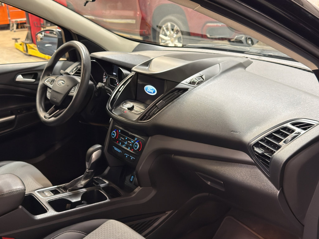 Used 2019 Ford Escape SE image 26