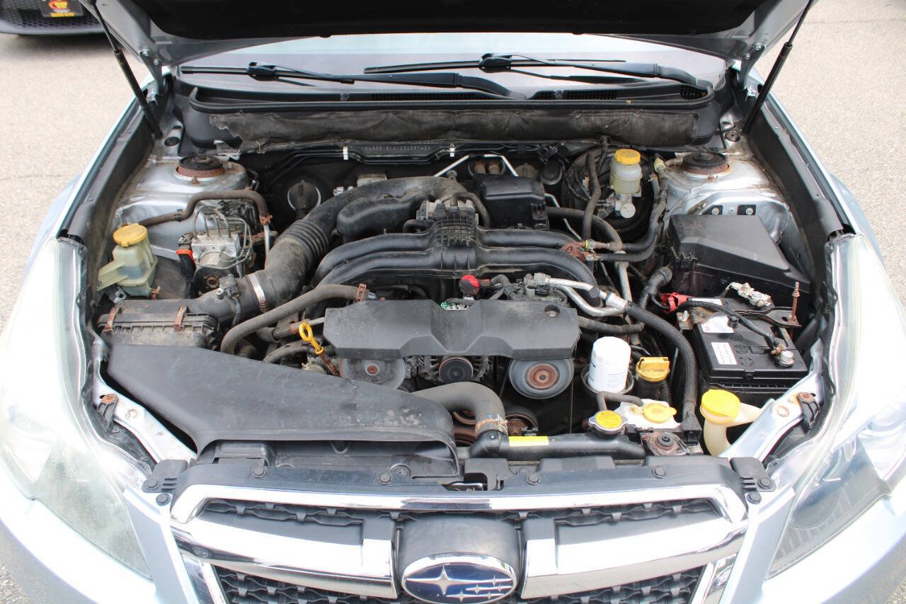 Used 2013 Subaru Legacy 2.5i Limited AWD/4WD image 15