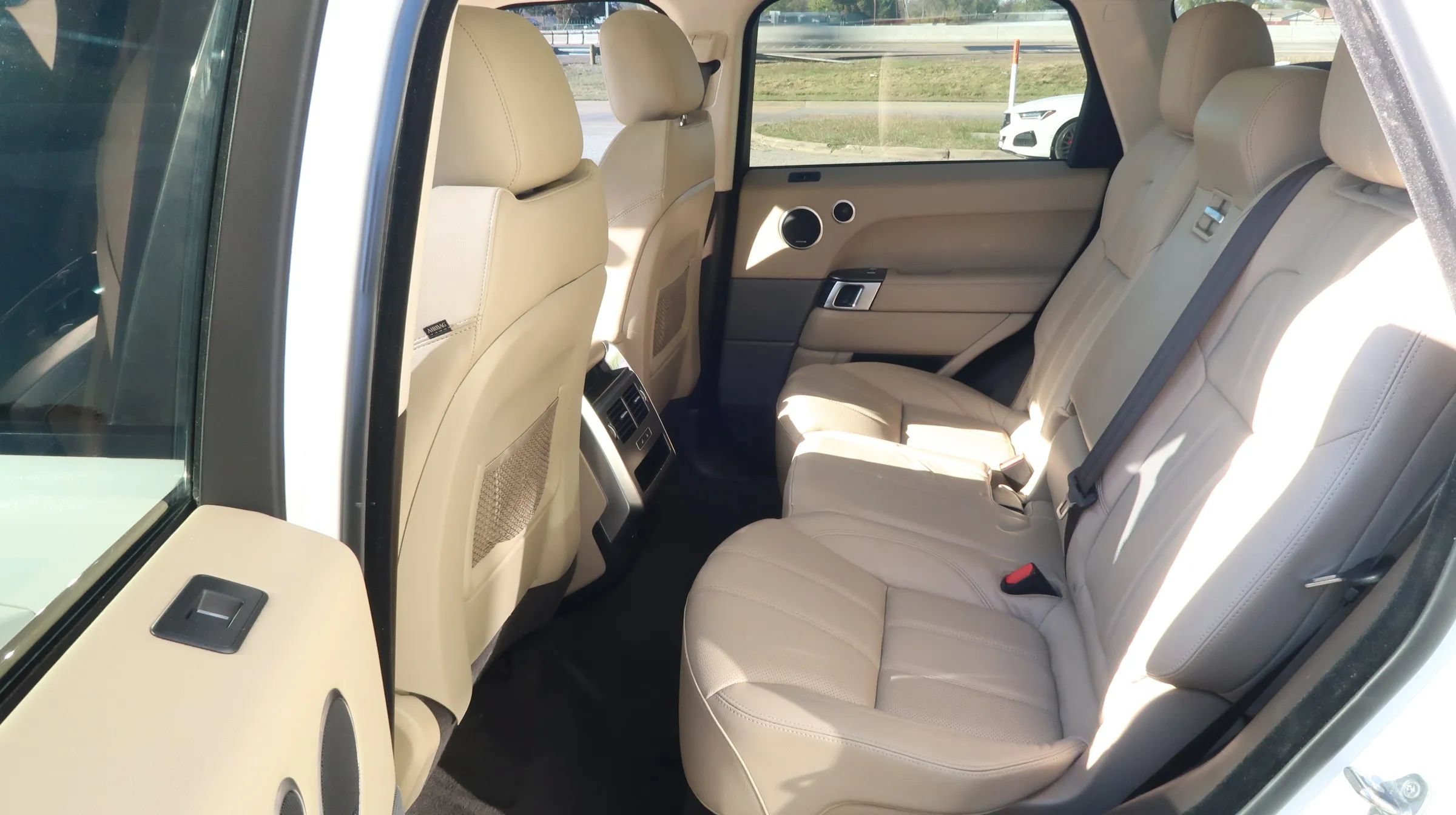 Used 2017 Land Rover Range Rover Sport SE AWD/4WD image 21
