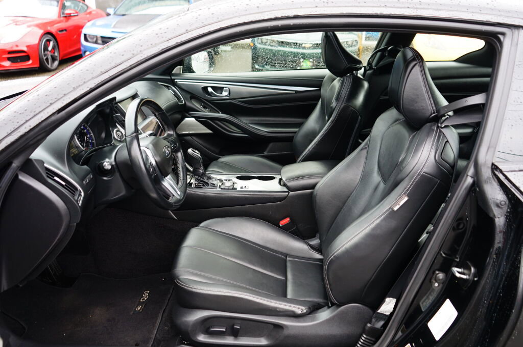Used 2017 INFINITI Q60 3.0t image 9