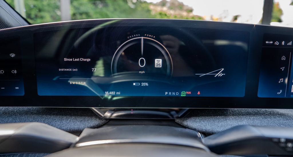 Used 2024 Lucid Air Pure RWD image 9