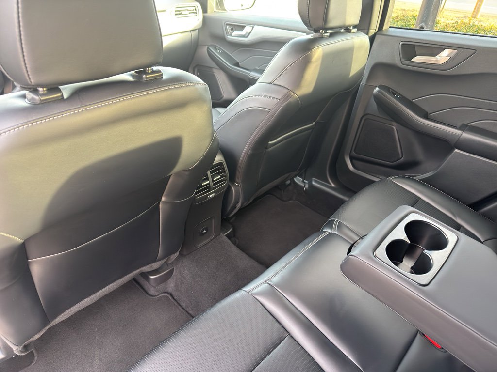 Used 2025 Ford Escape Platinum image 29