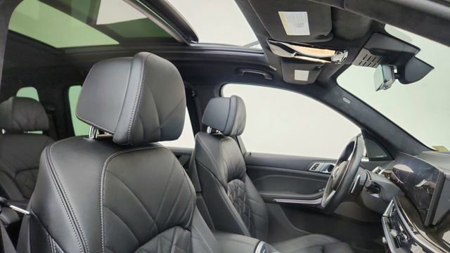 Used 2024 BMW X7 xDrive40i w/ M Sport Package image 22