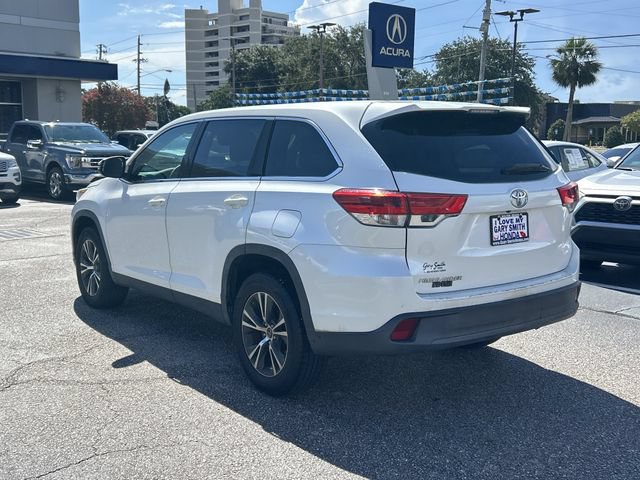 Used 2019 Toyota Highlander LE FWD image 6