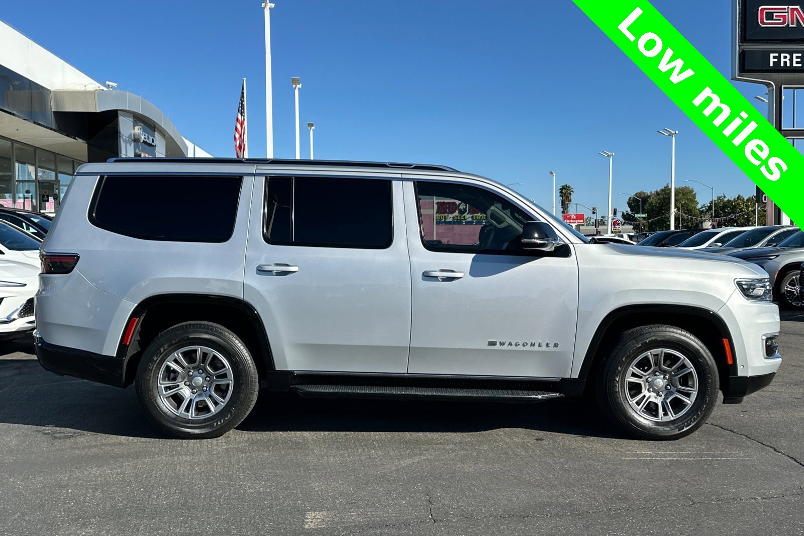 Used 2024 Jeep Wagoneer 4WD image 3