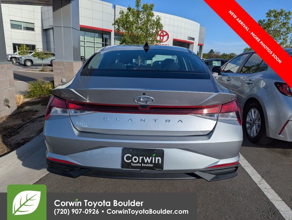 Used 2021 Hyundai Elantra SE w/ Cargo Package image 6