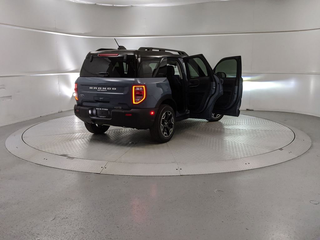 New 2025 Ford Bronco Sport Outer Banks image 9