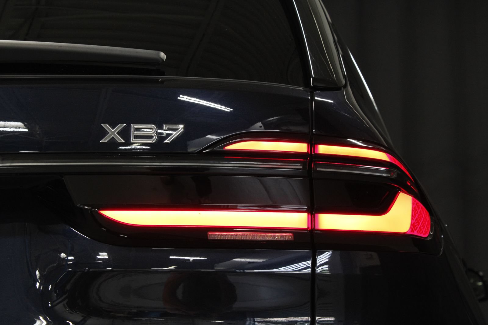 Used 2024 BMW ALPINA XB7 AWD/4WD image 21
