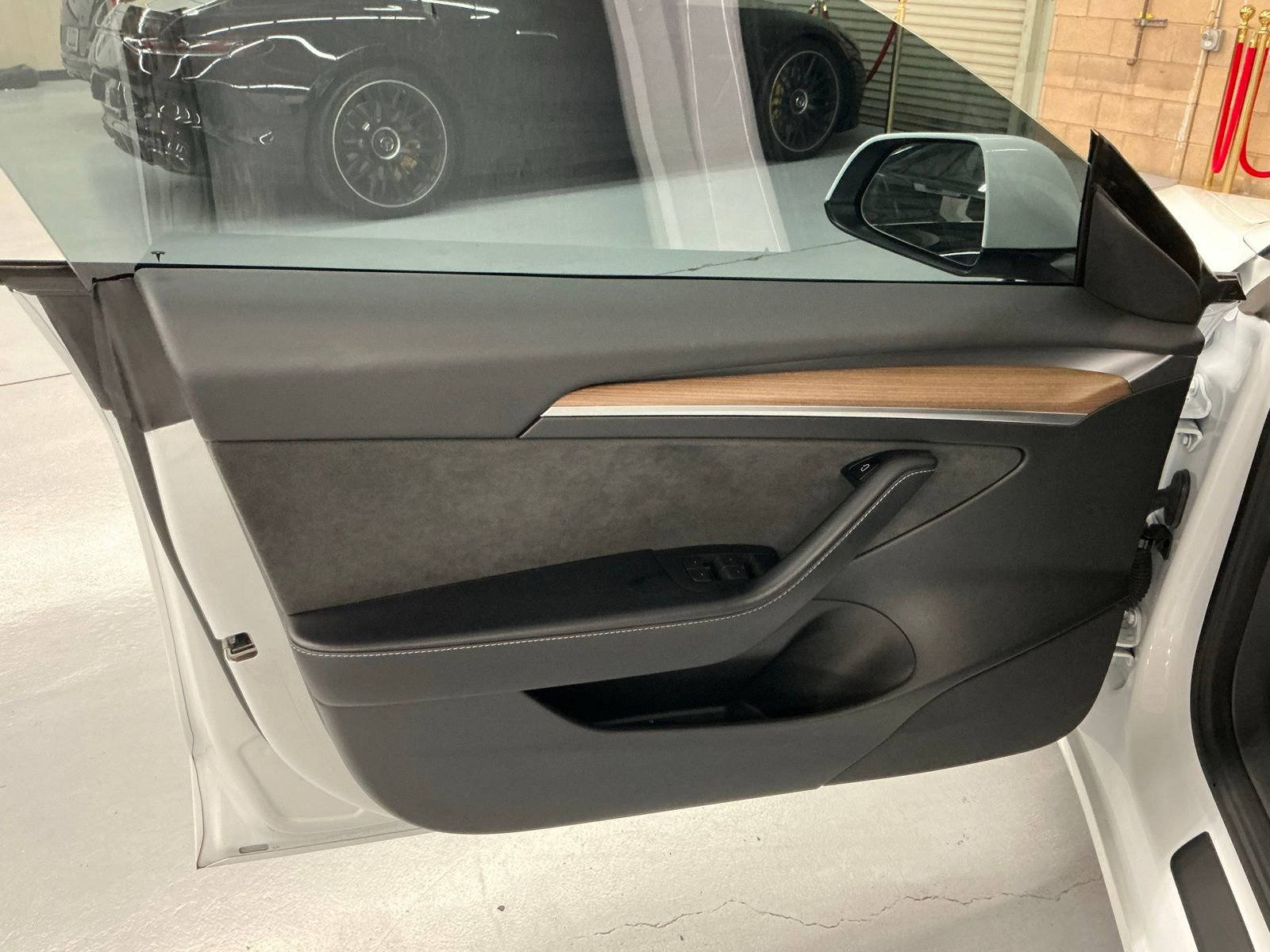 Used 2023 Tesla Model 3 Standard Range image 17