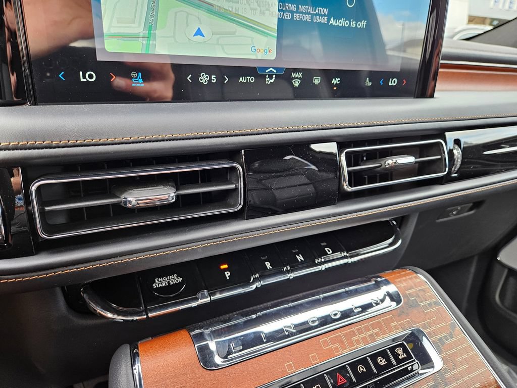 New 2026 Lincoln Aviator Black Label w/ Jet Appearance Package AWD/4WD image 24