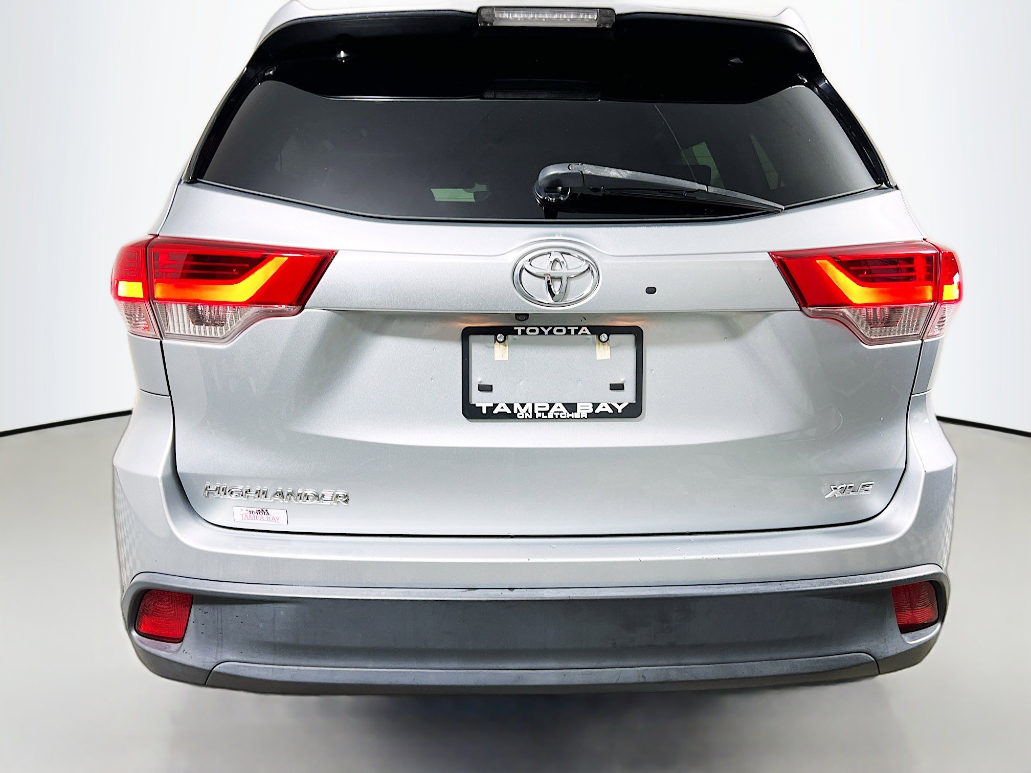 Used 2017 Toyota Highlander XLE image 6
