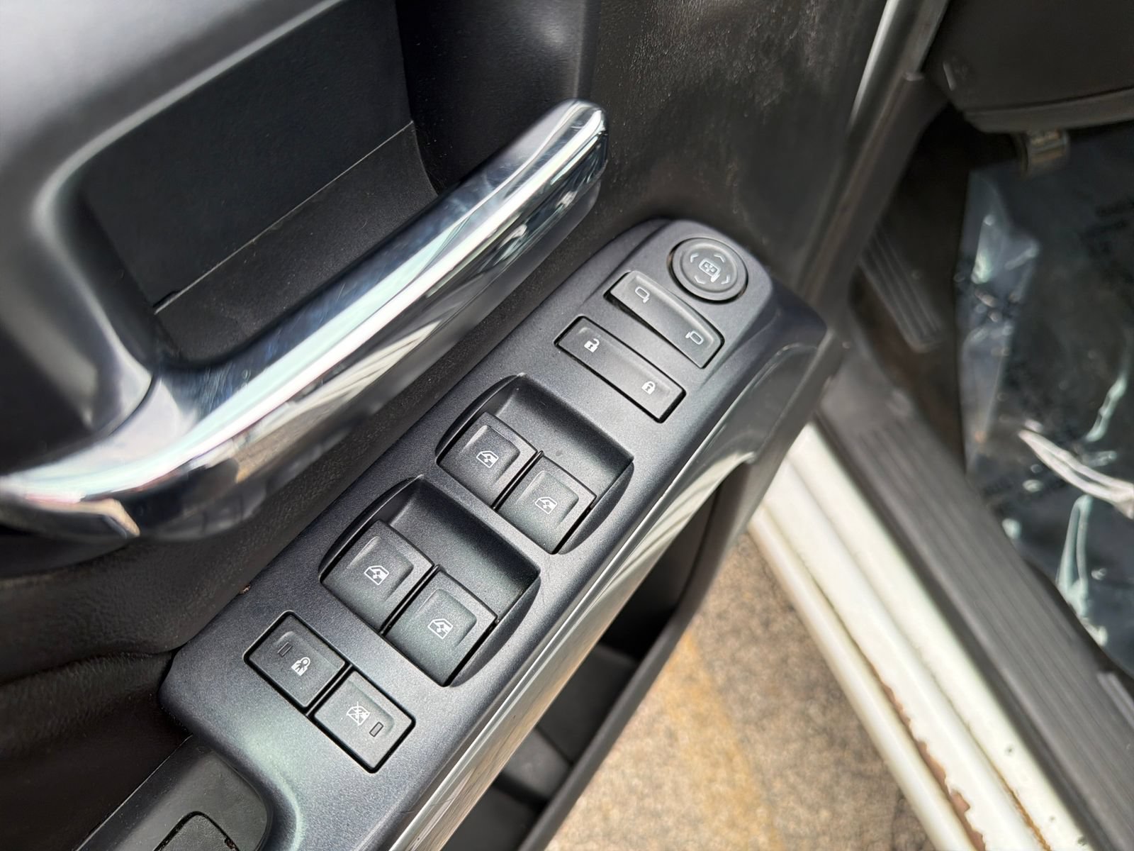 Used 2015 Chevrolet Silverado 1500 LT AWD/4WD image 12