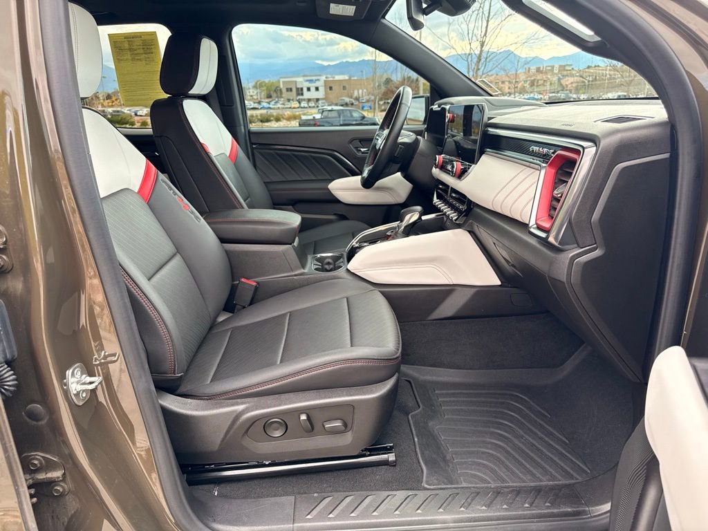 Used 2024 GMC Canyon AT4X AWD/4WD image 33