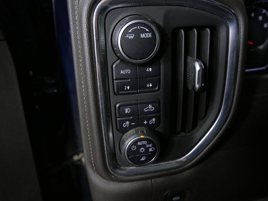 Used 2021 Chevrolet Silverado 1500 LTZ AWD/4WD image 16