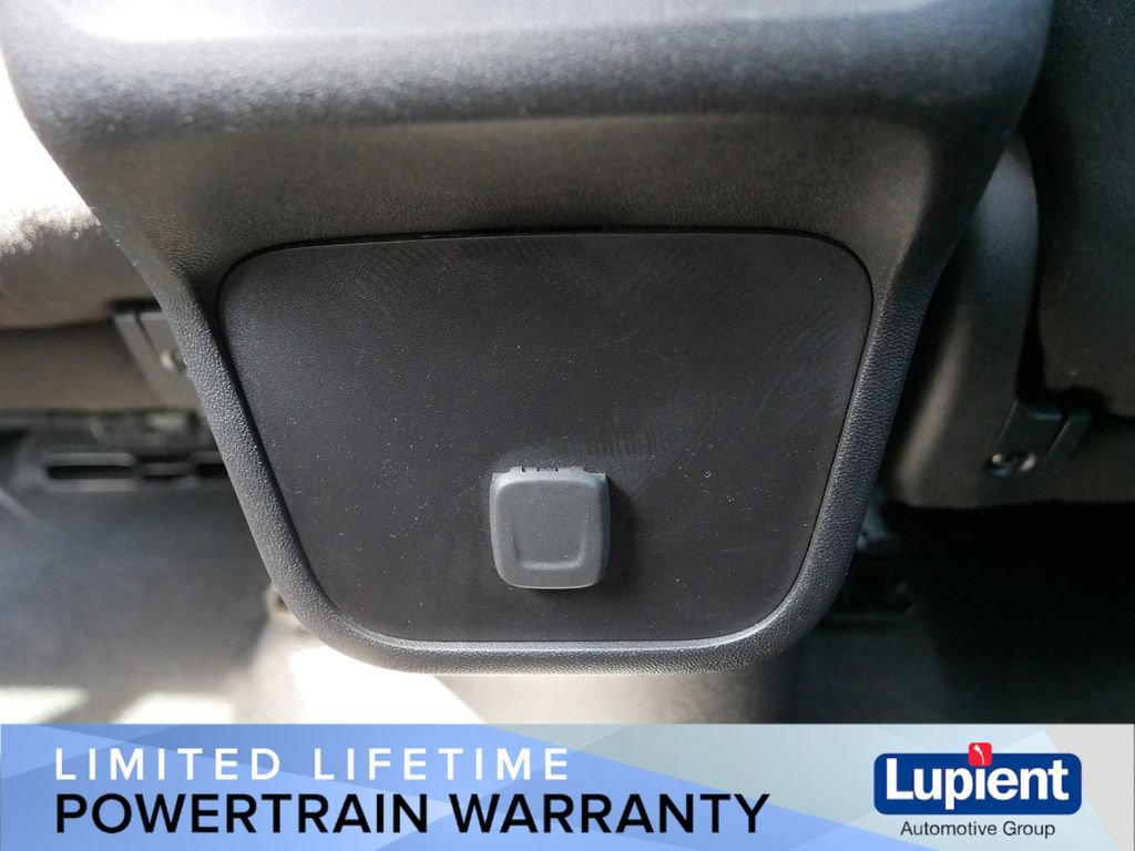 Used 2018 Chevrolet Equinox LT FWD image 20