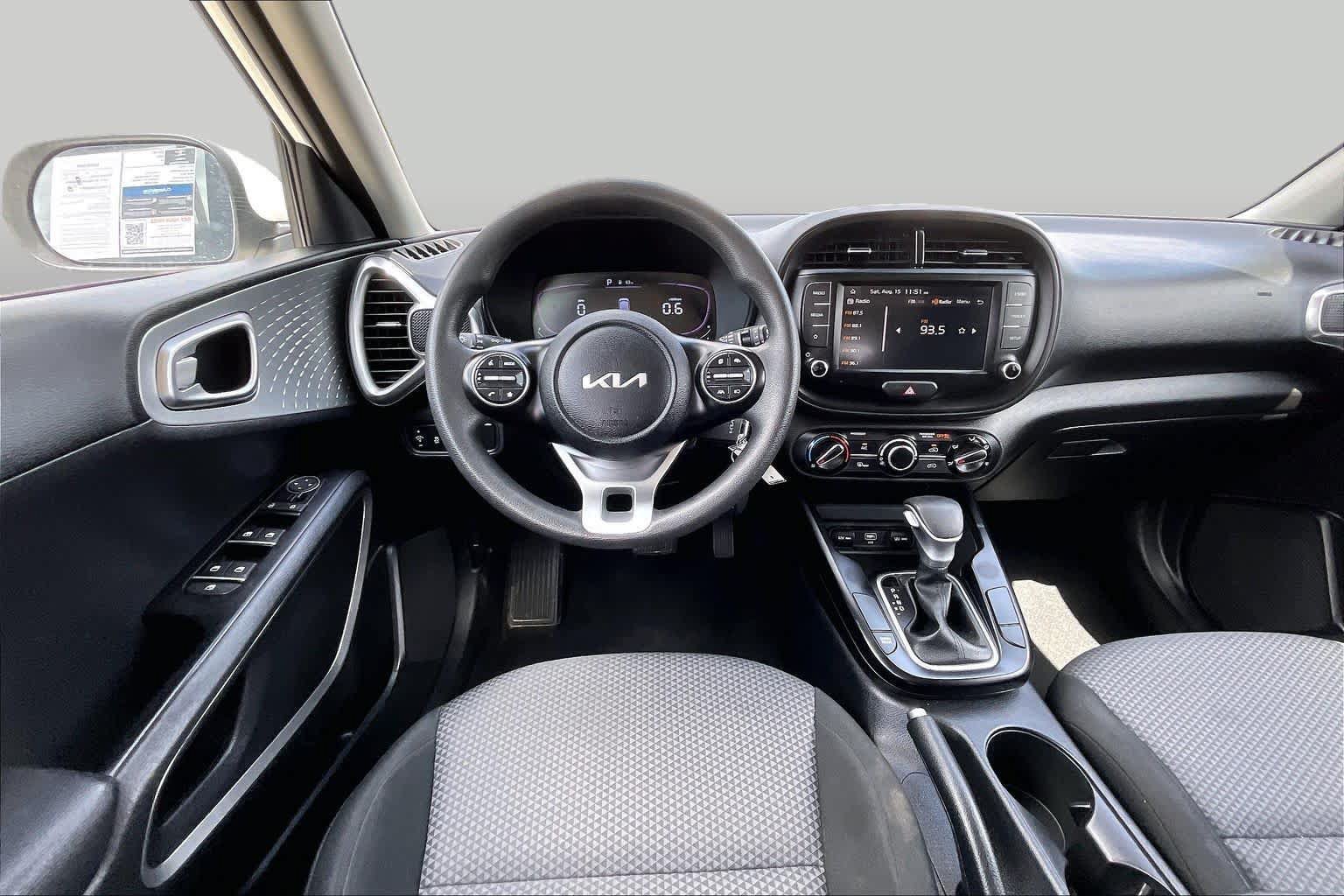 Used 2023 Kia Soul LX w/ LX Technology Package FWD image 6