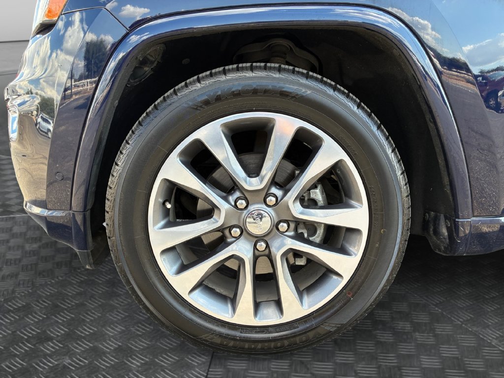 Used 2017 Jeep Grand Cherokee Overland w/ Jeep Active Safety Group RWD image 22