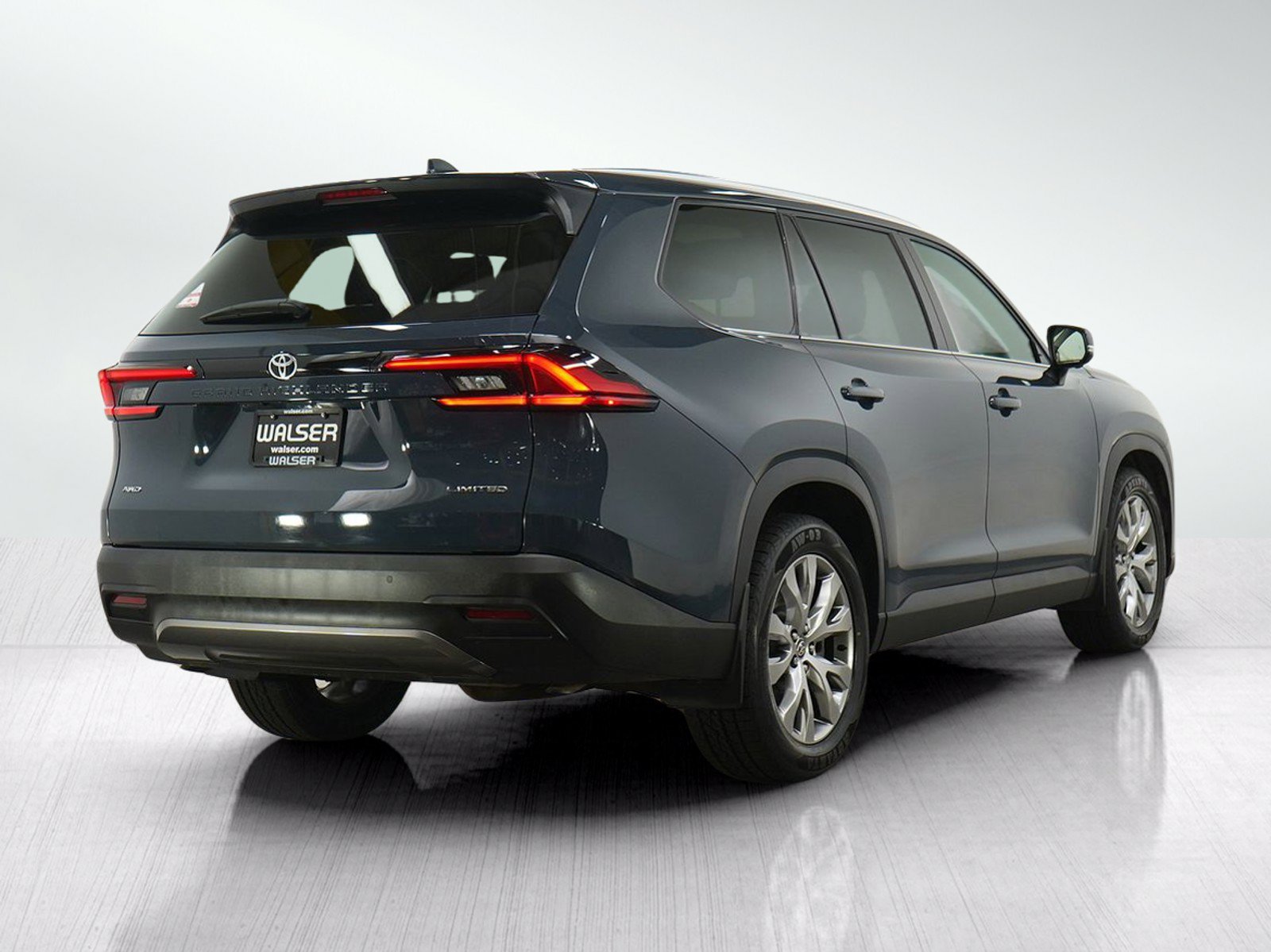 Used 2024 Toyota Grand Highlander AWD image 7