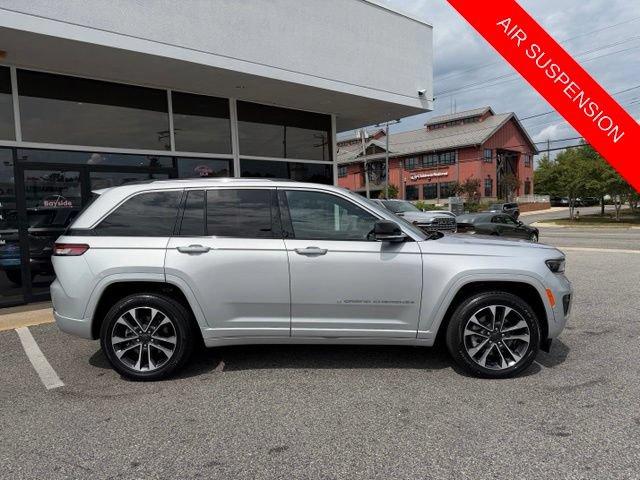 Used 2023 Jeep Grand Cherokee Overland w/ Advanced Protech Group III AWD/4WD image 11