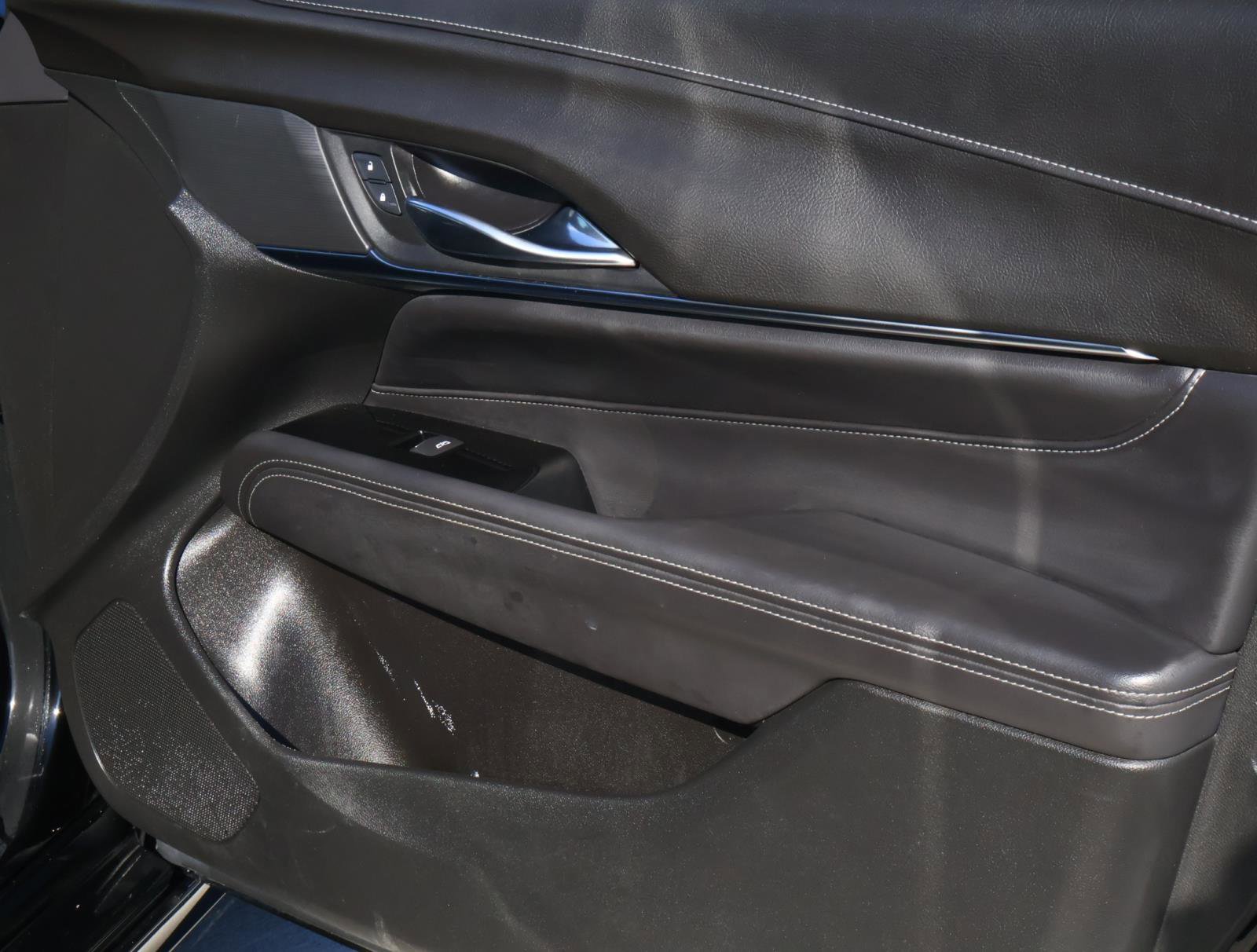 Used 2025 Cadillac CT4 Premium Luxury image 17