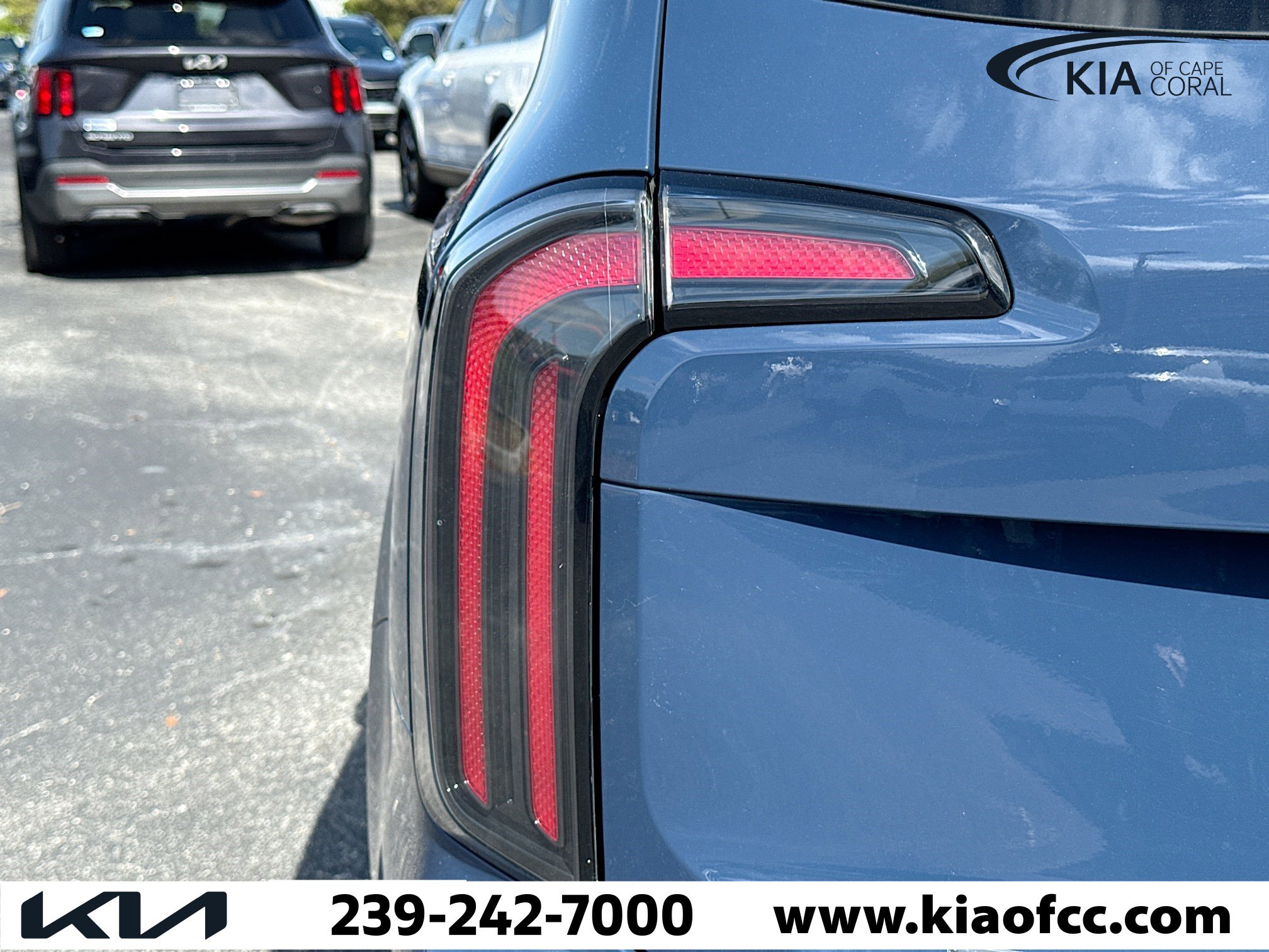 Used 2023 Kia Telluride EX w/ EX Captain's Chair Package image 10