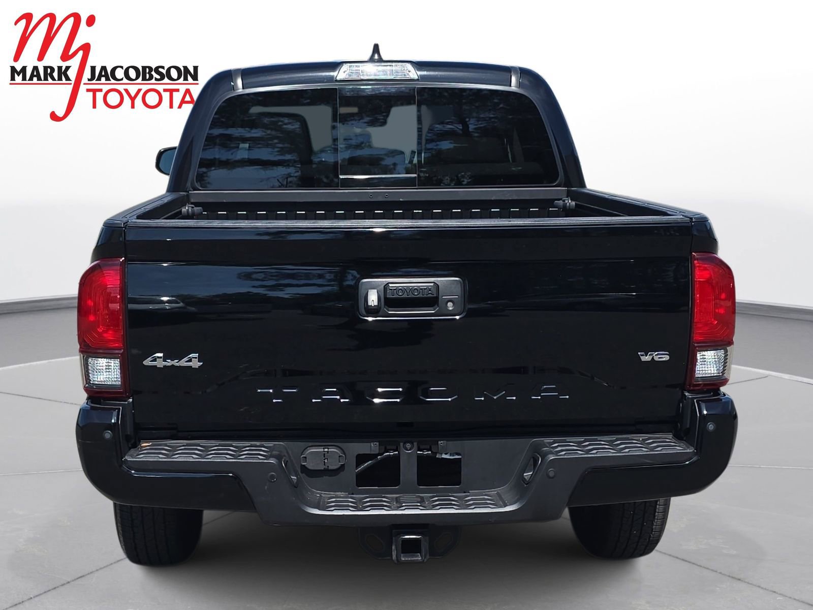 Used 2023 Toyota Tacoma SR5 AWD/4WD image 6