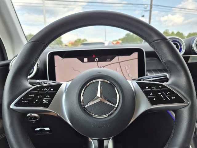Used 2025 Mercedes-Benz GLC 350e 4MATIC image 27