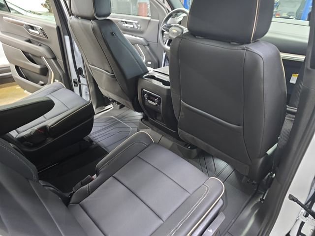 New 2026 Chevrolet Suburban Premier AWD/4WD image 12