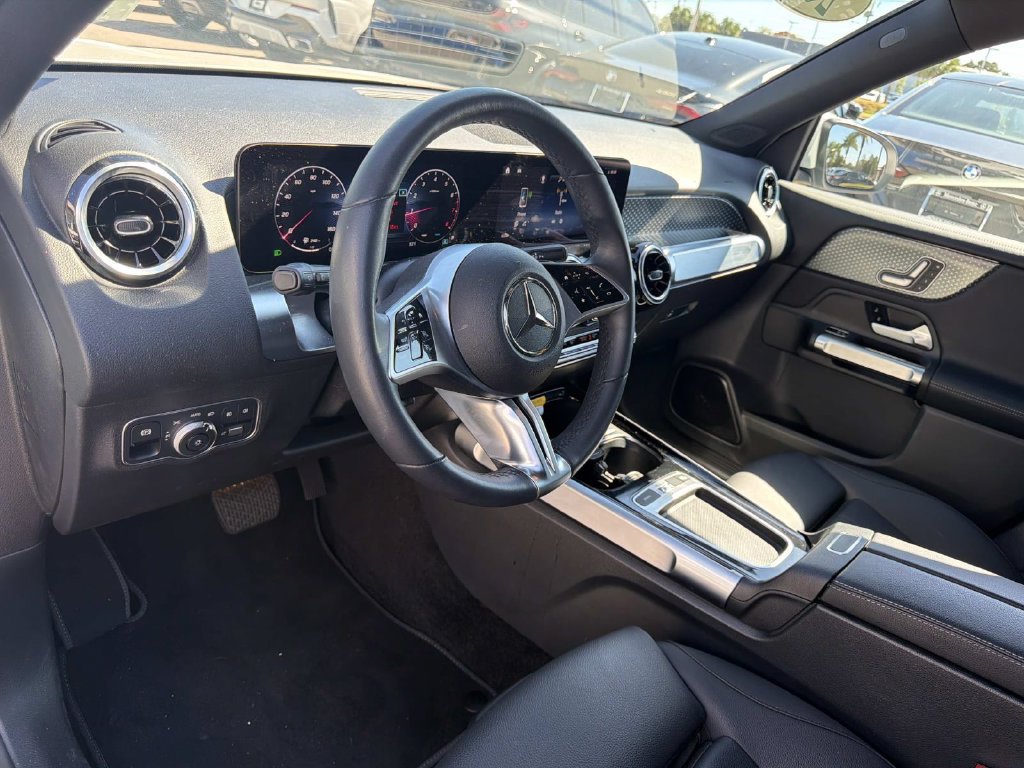 Used 2026 Mercedes-Benz GLB 250 image 18