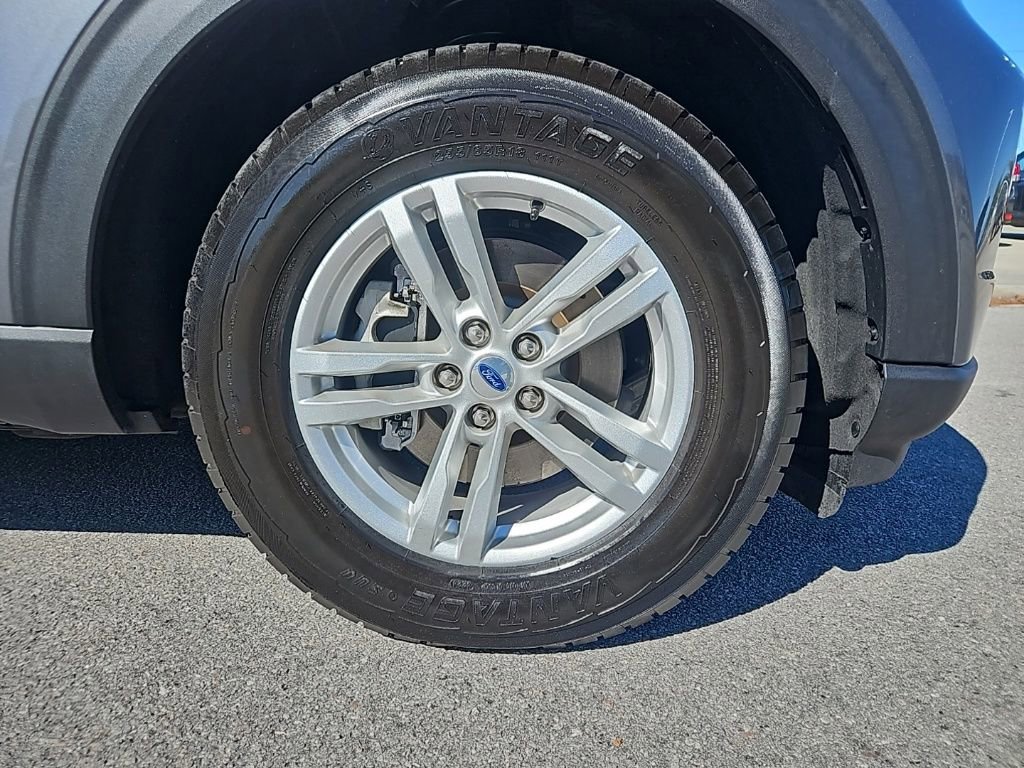 Used 2023 Ford Explorer XLT w/ Equipment Group 202A image 11