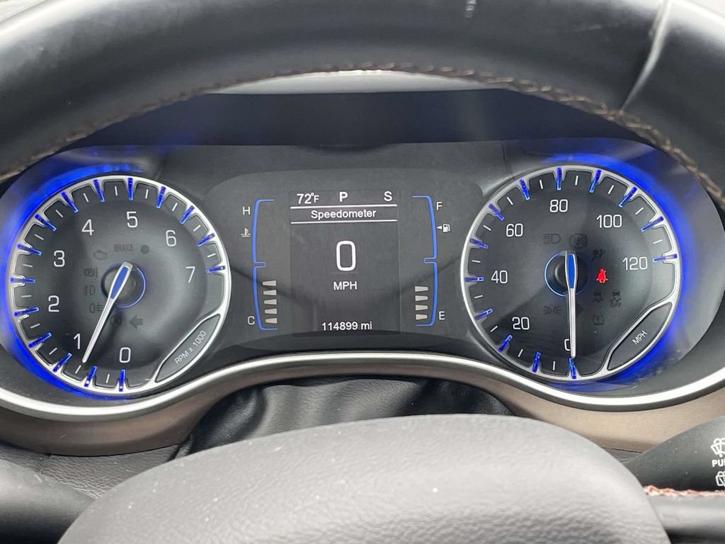 Certified 2017 Chrysler Pacifica Touring-L FWD image 28