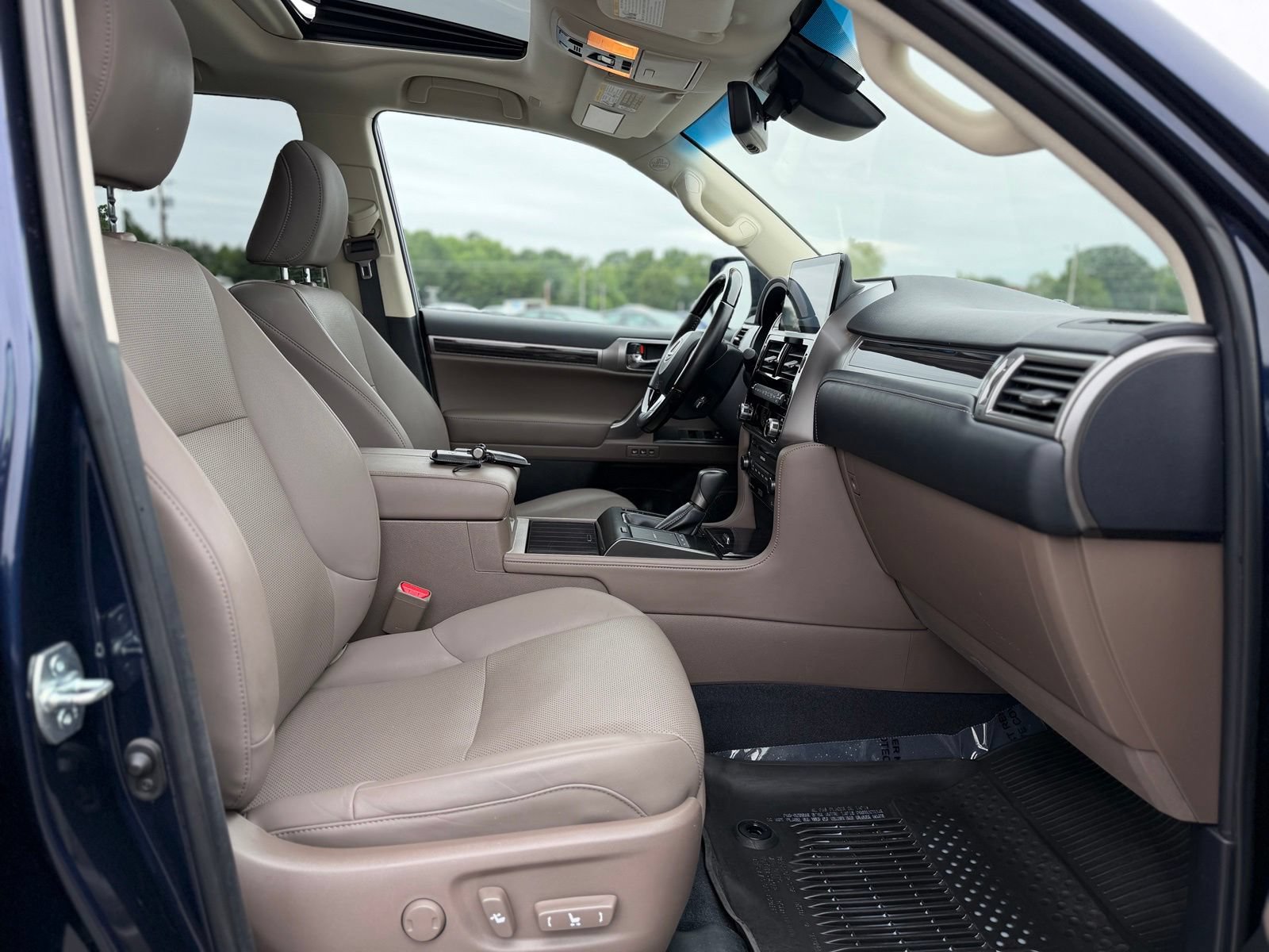 Used 2022 Lexus GX 460 Premium w/ Premium Plus Package AWD/4WD image 33