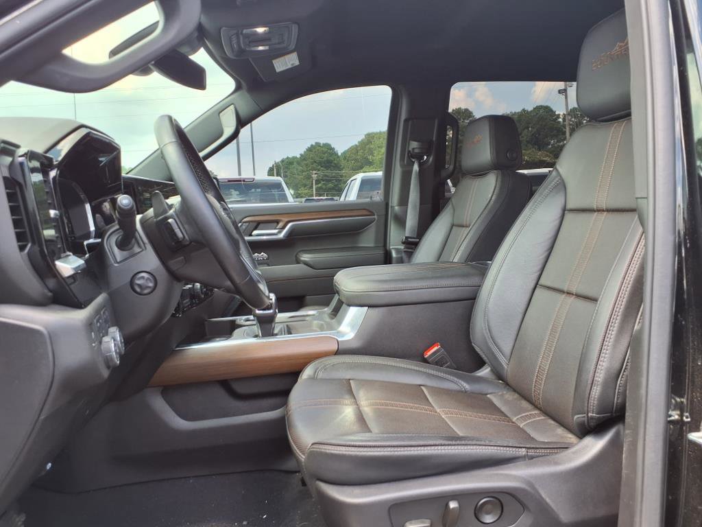 Certified 2024 Chevrolet Silverado 1500 High Country w/ Midnight Edition image 19