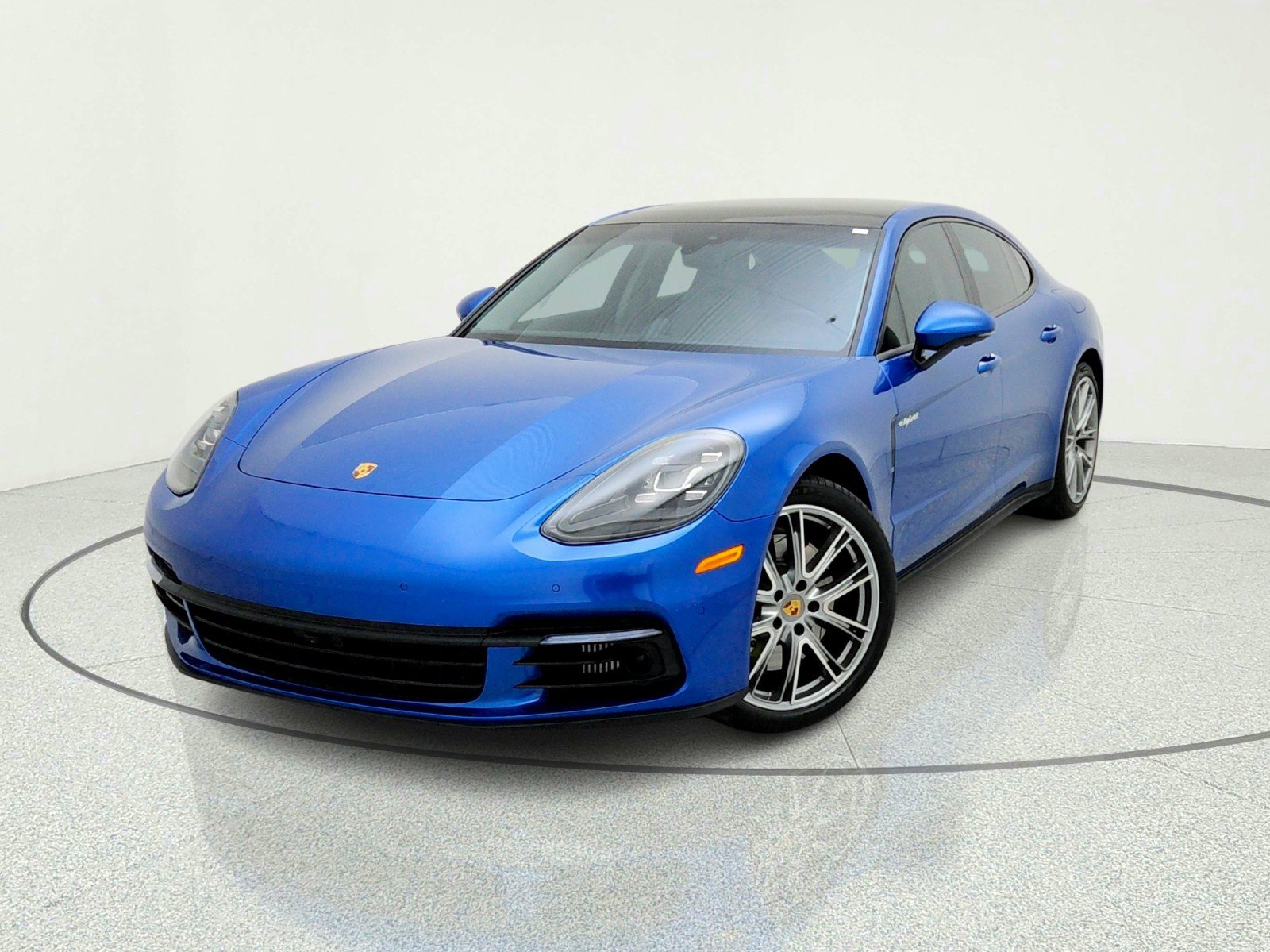 Used 2018 Porsche Panamera 4 AWD/4WD image 2