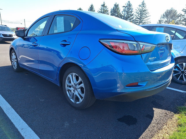 Used 2016 Scion iA FWD image 3