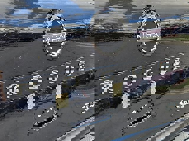 Used 2023 Nissan Rogue SL image 37