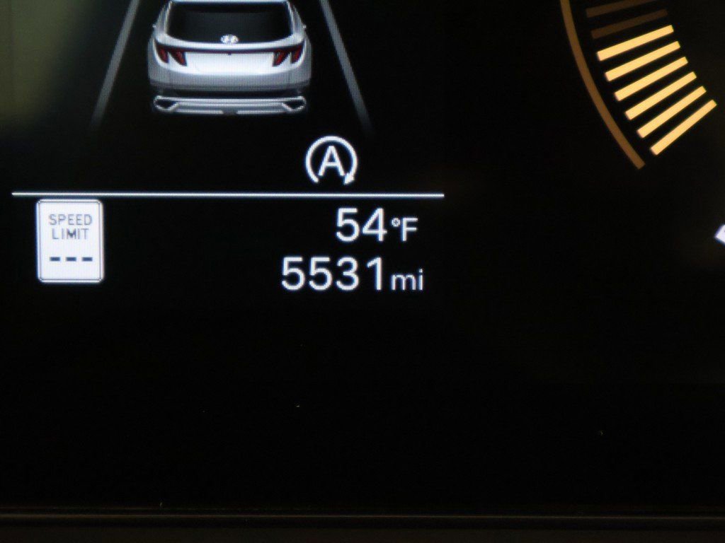 Certified 2025 Hyundai Tucson SE image 34