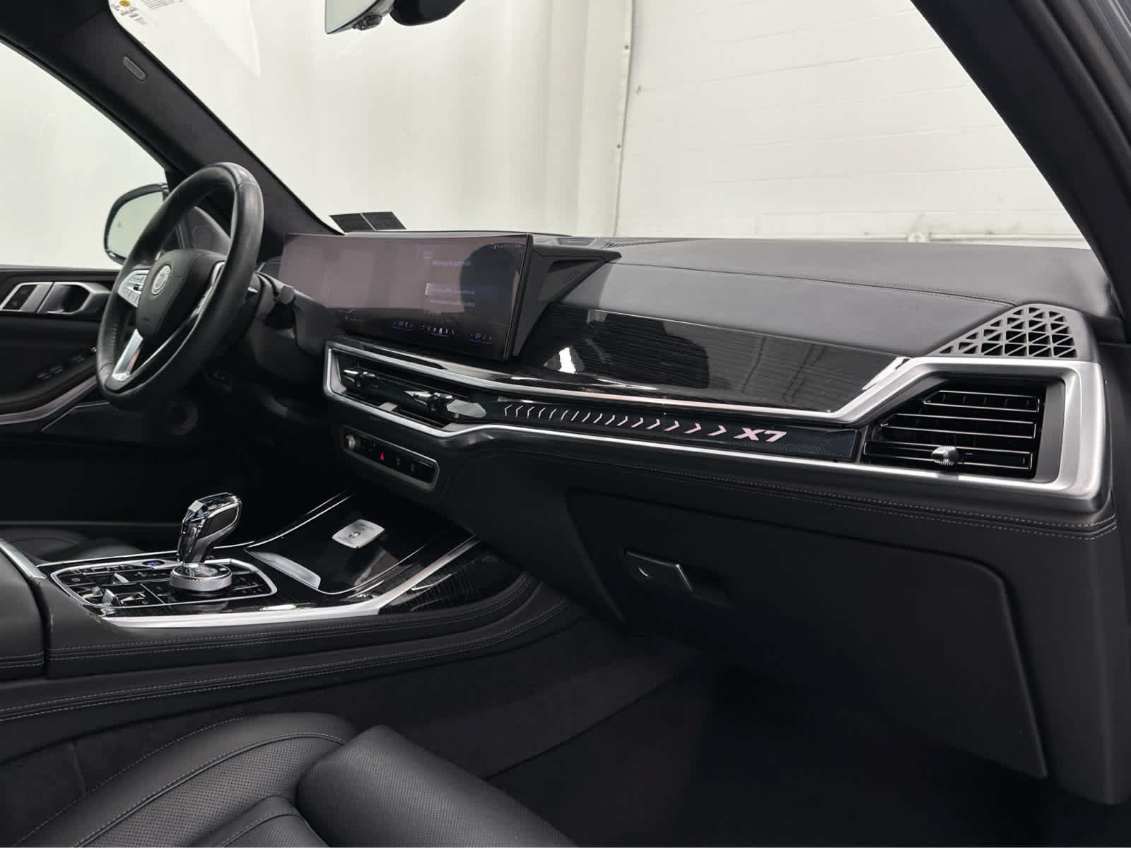 Used 2025 BMW ALPINA XB7 AWD/4WD image 18